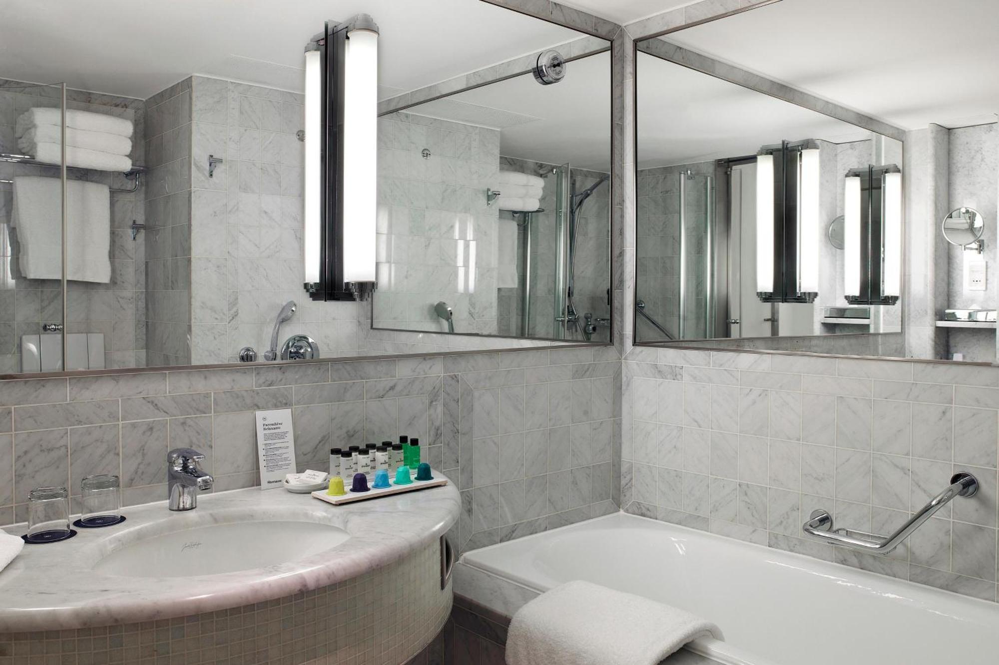 Junior Suite Executive Lounge Access