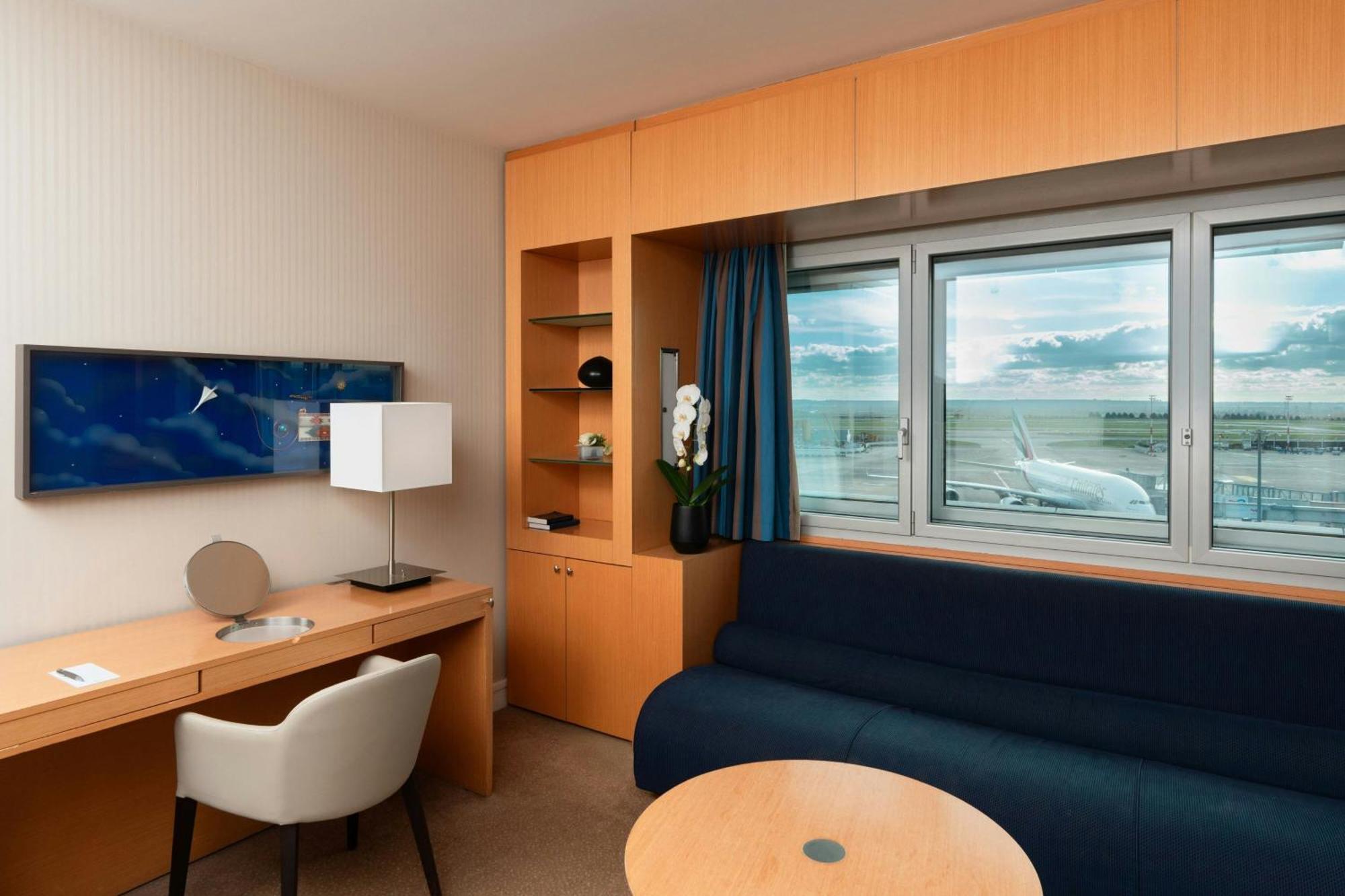 Junior Suite Executive Lounge Access